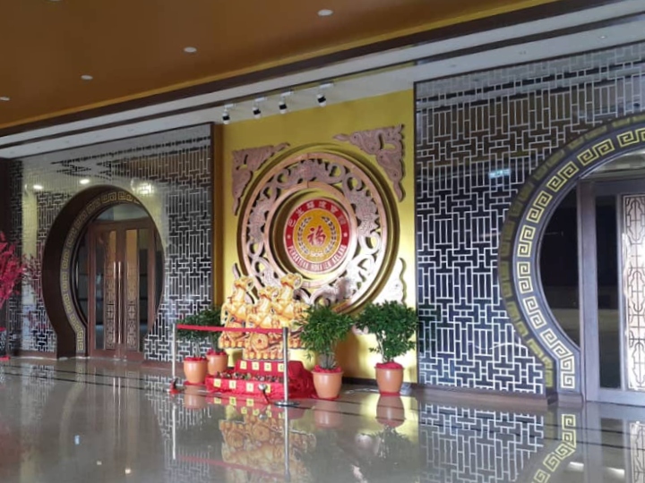 Stainless steel etching screens