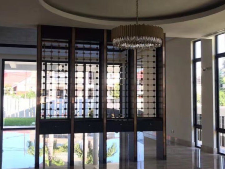 Decorative stainless steel screens