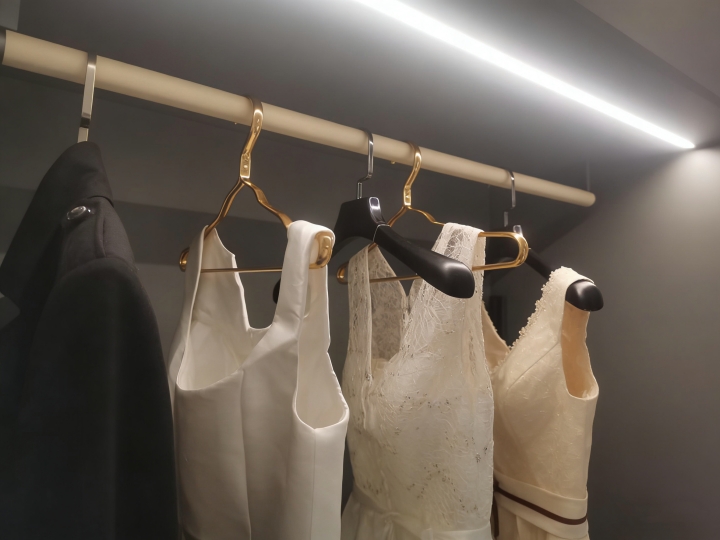 Leather Wrap Clothes Hanging Rail