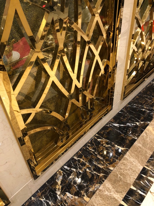Mirror finishing stainless steel wall screens