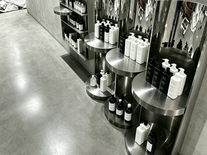 Stainless Steel Curved Retail Store Display Cabinet
