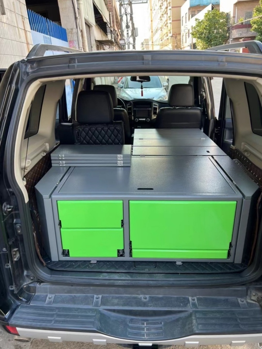 Mitsubishi Pajero V93 with Metal Camper Box