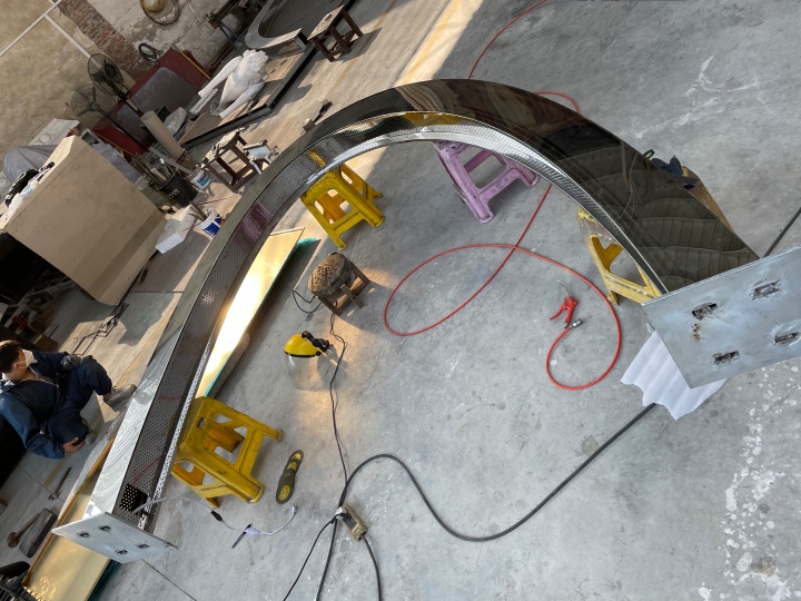 Manufacturing process of large metal sculpture